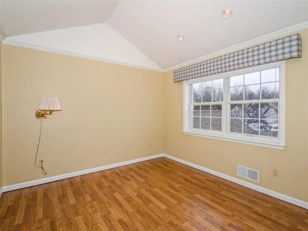 46 Muirfield Court Poughkeepsie NY 12603