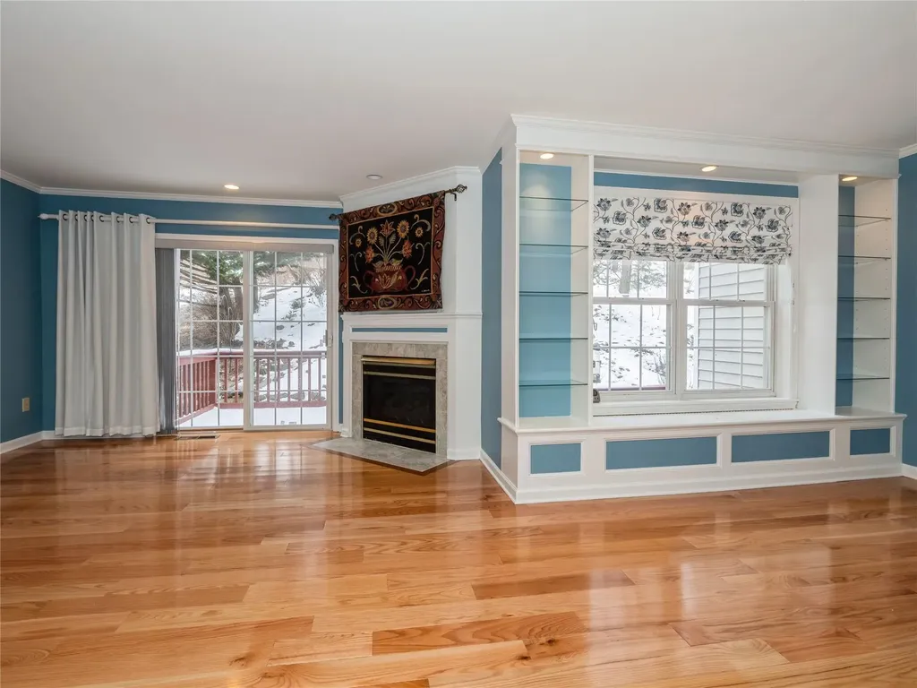 46 Muirfield Court Poughkeepsie NY 12603