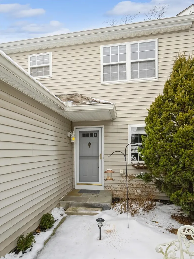 46 Muirfield Court Poughkeepsie NY 12603