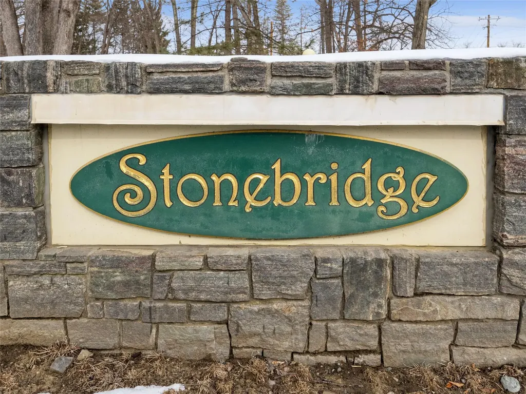 46 Muirfield Court Poughkeepsie NY 12603