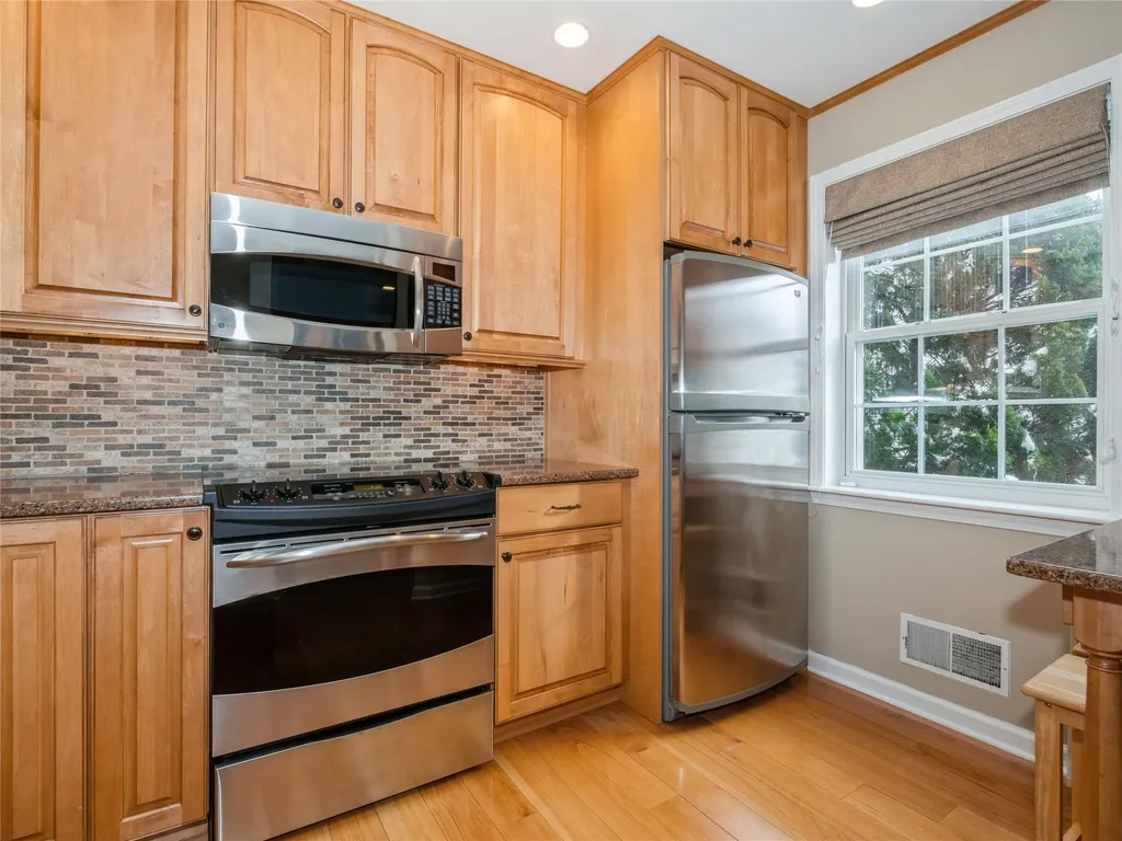 46 Muirfield Court Poughkeepsie NY 12603