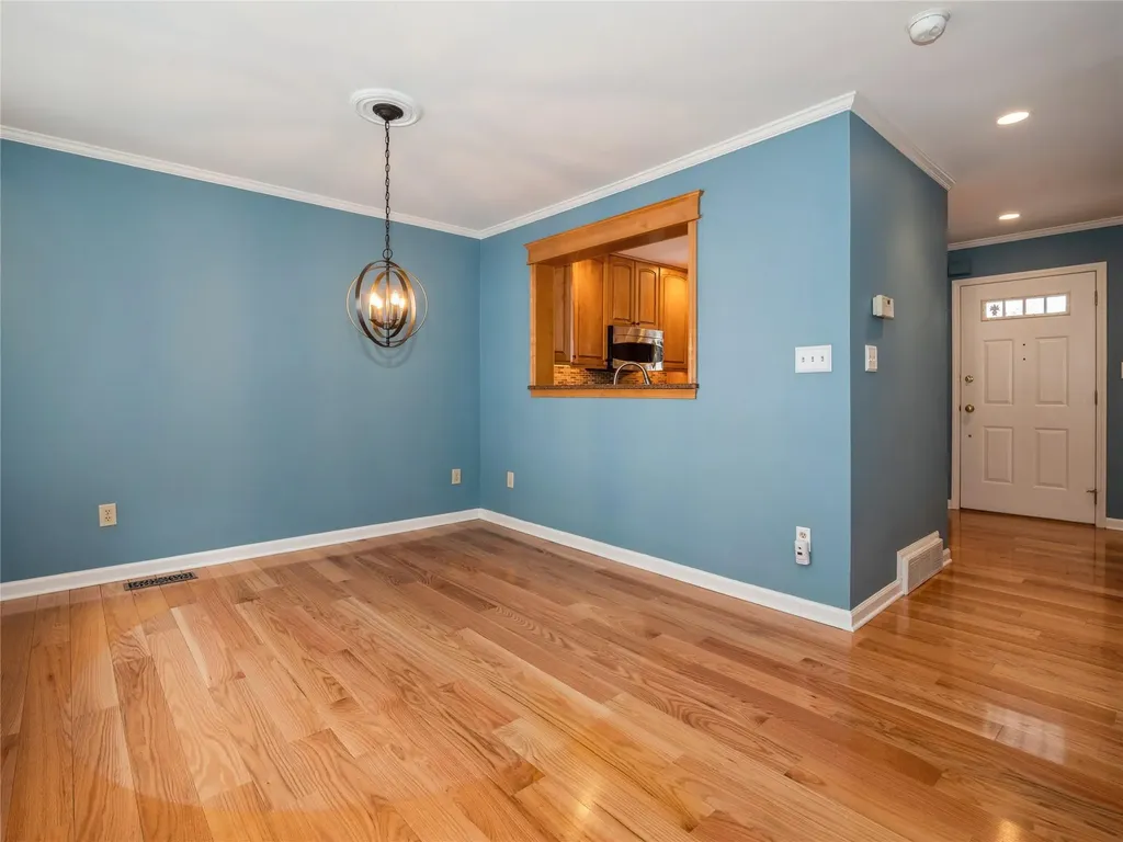 46 Muirfield Court Poughkeepsie NY 12603
