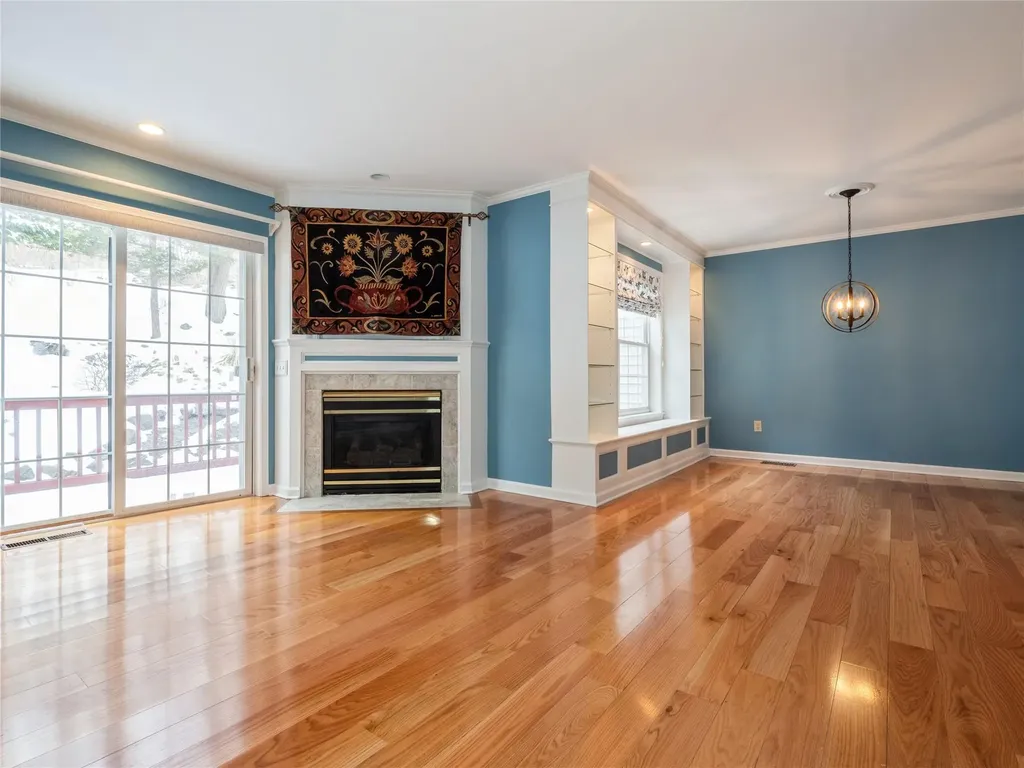 46 Muirfield Court Poughkeepsie NY 12603
