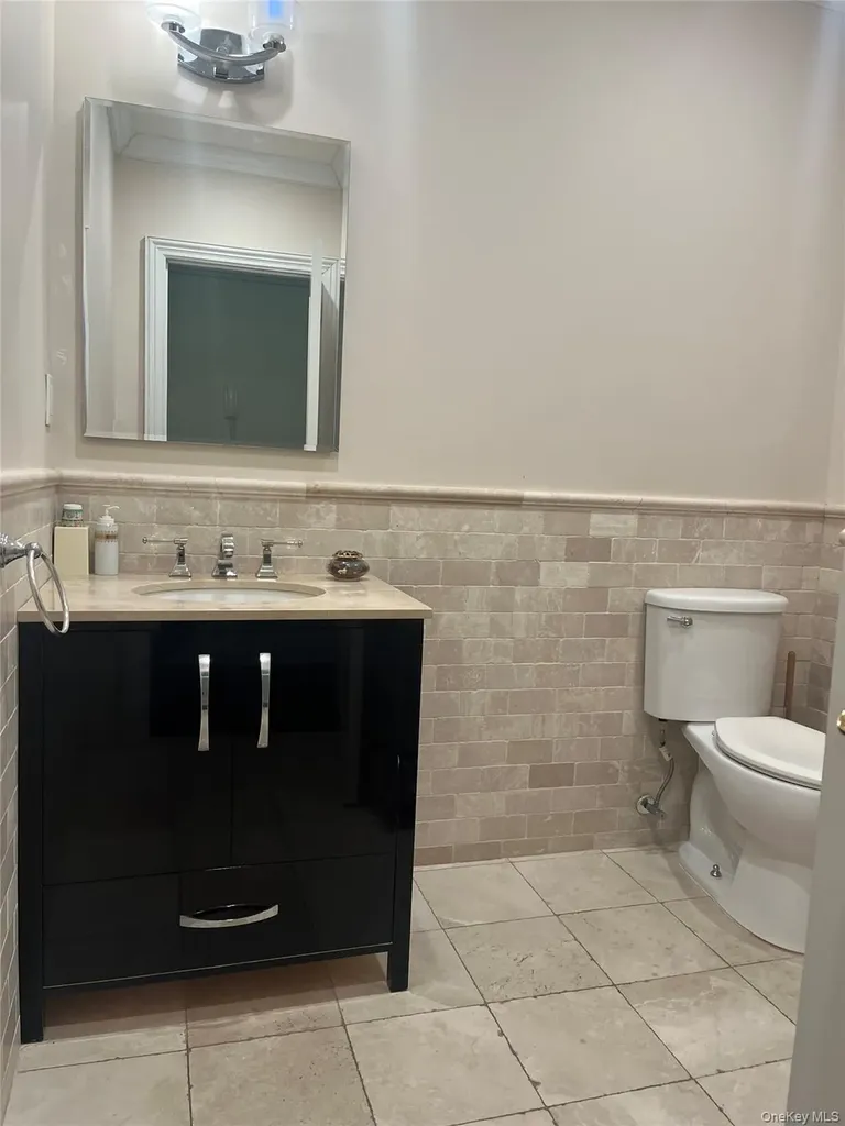 260 Central Lawrence NY 11559