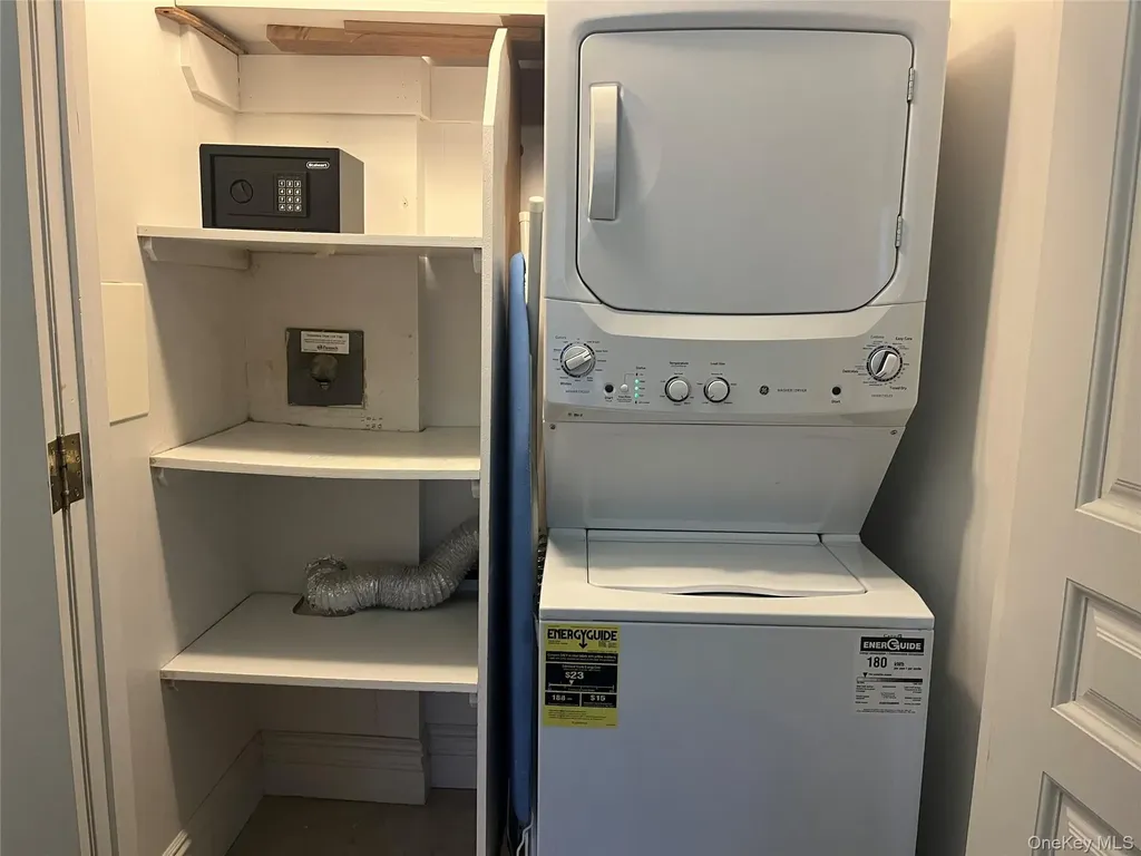 260 Central Lawrence NY 11559