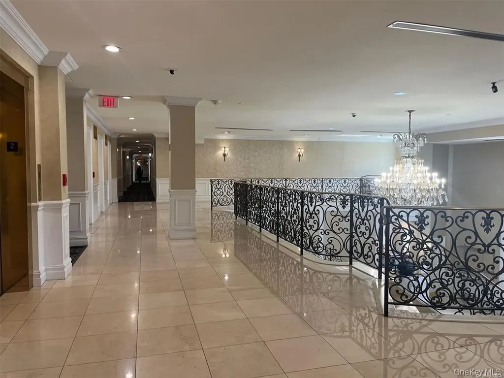 260 Central Lawrence NY 11559