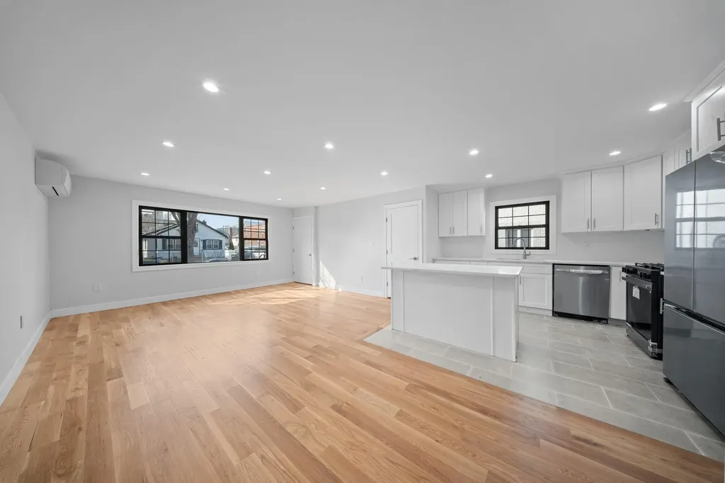 15815 77th Road Fresh Meadows NY 11366