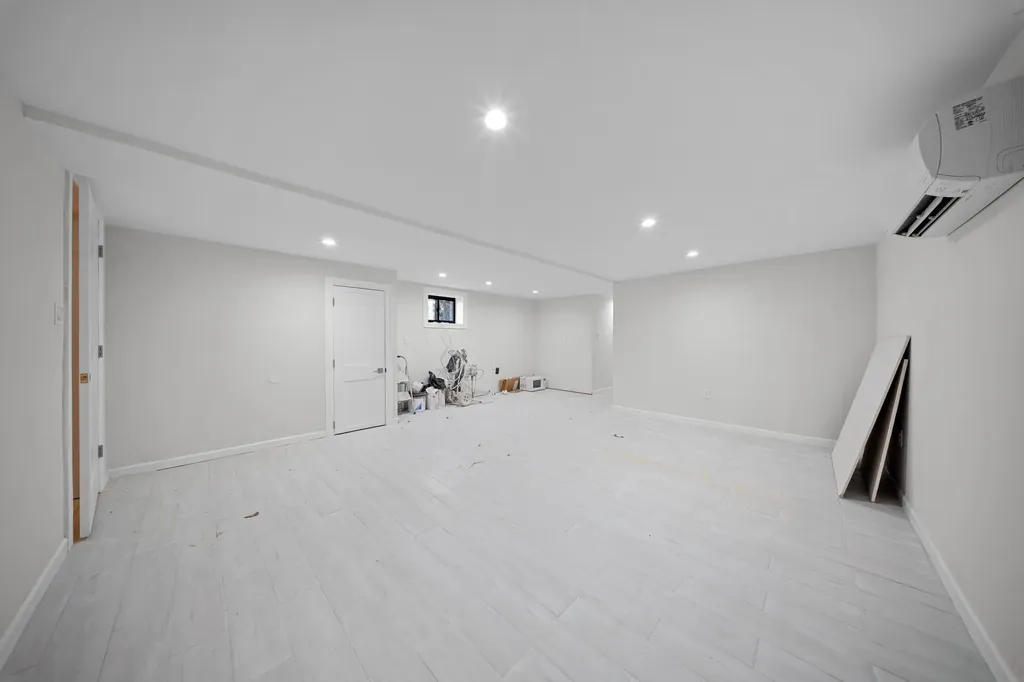 15815 77th Road Fresh Meadows NY 11366