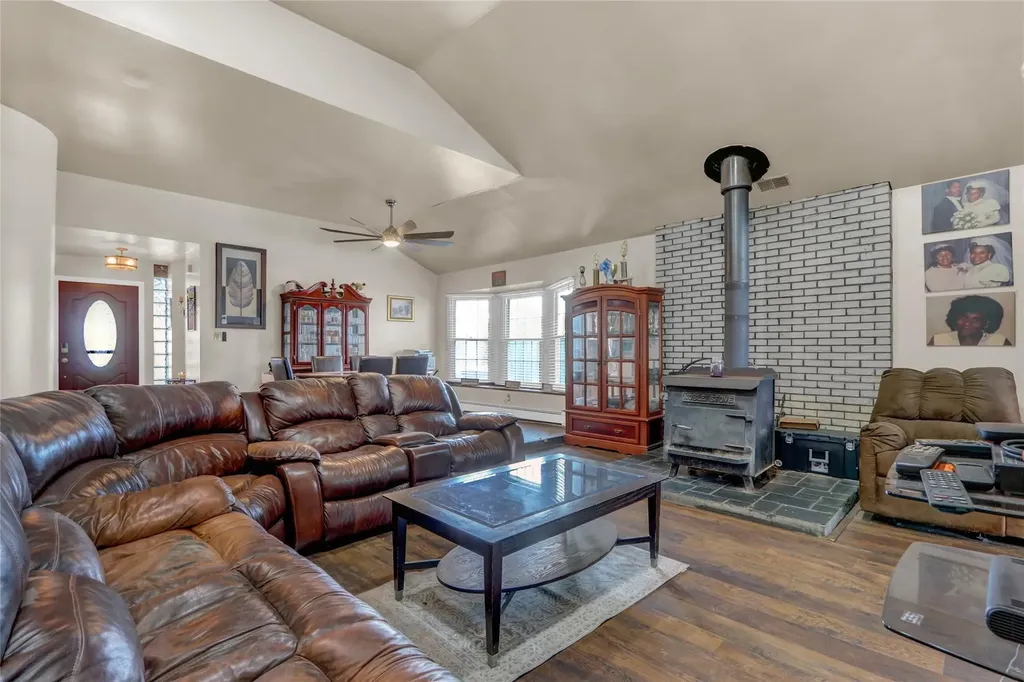 113 Gordon Avenue West Babylon NY 11704