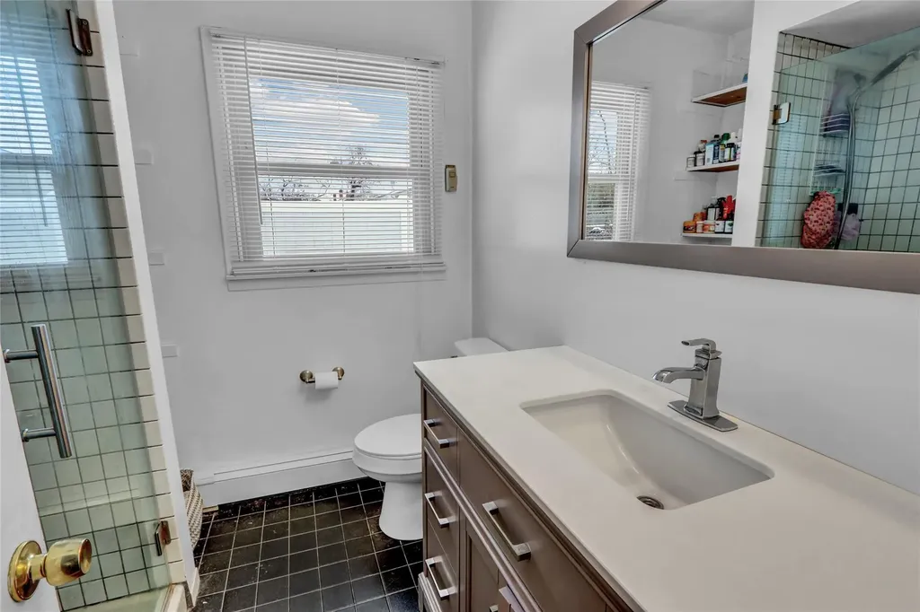 113 Gordon Avenue West Babylon NY 11704