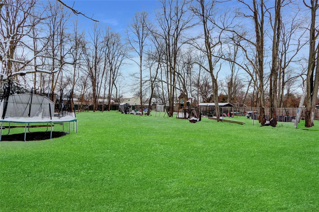 113 Gordon Avenue West Babylon NY 11704