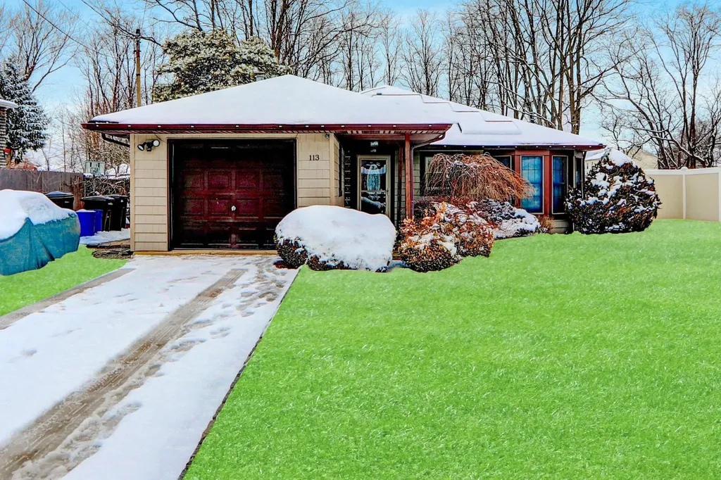113 Gordon Avenue West Babylon NY 11704