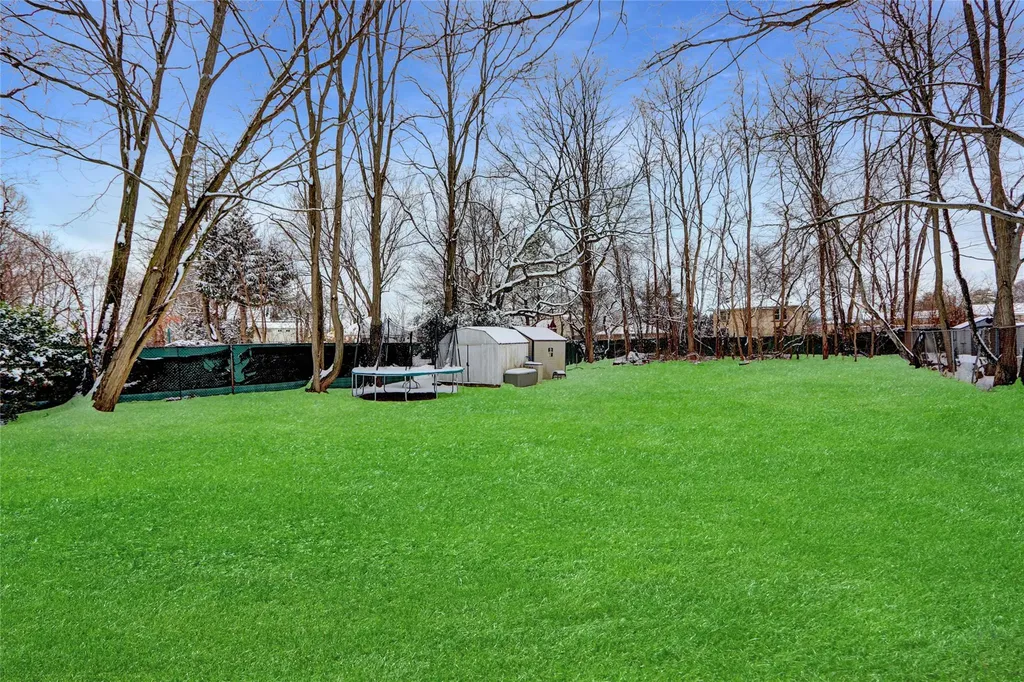 113 Gordon Avenue West Babylon NY 11704