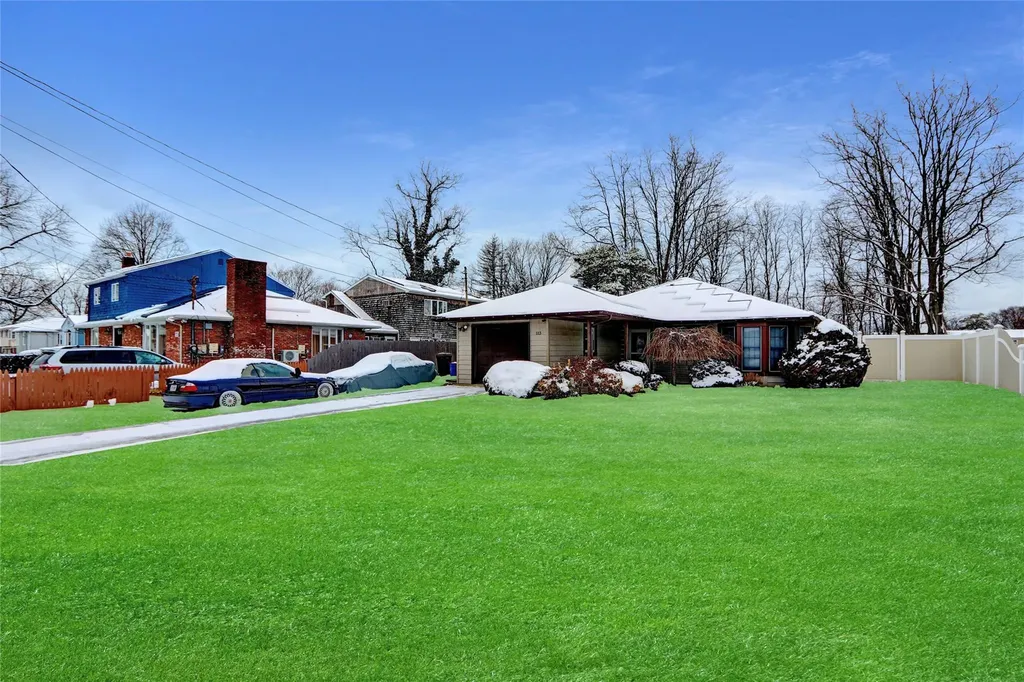 113 Gordon Avenue West Babylon NY 11704