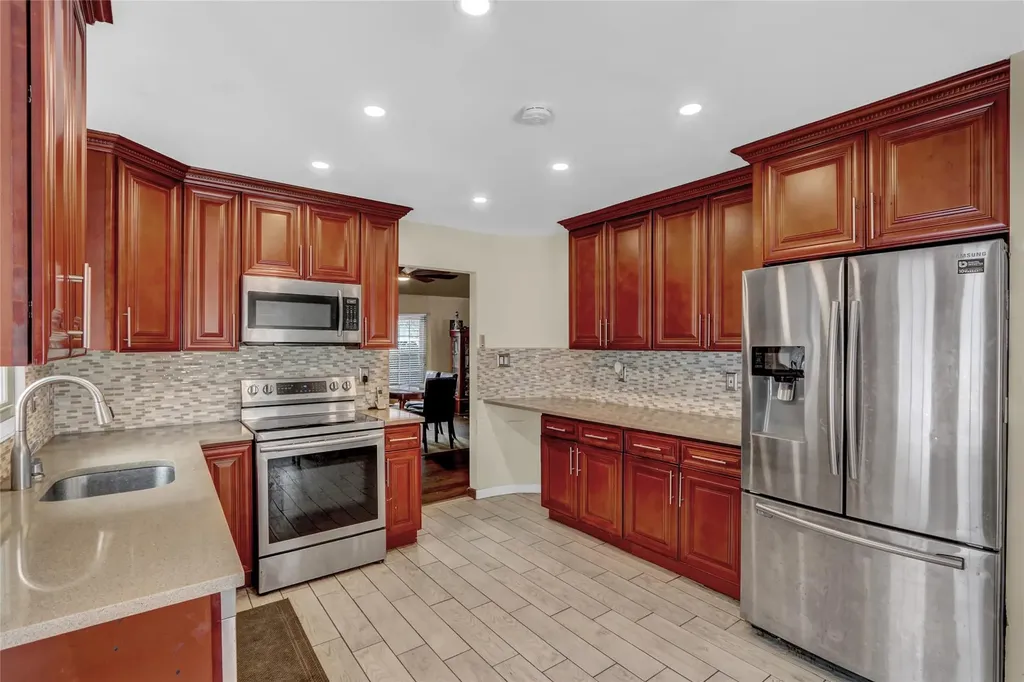 113 Gordon Avenue West Babylon NY 11704