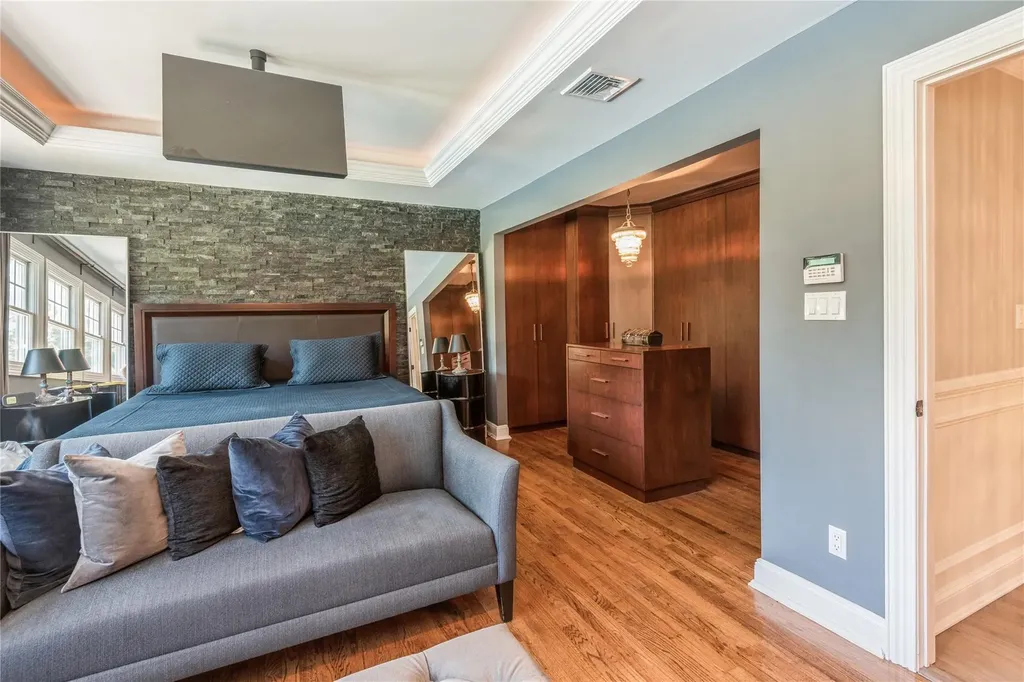 100 Hickman Street Syosset NY 11791