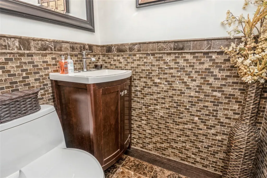 100 Hickman Street Syosset NY 11791
