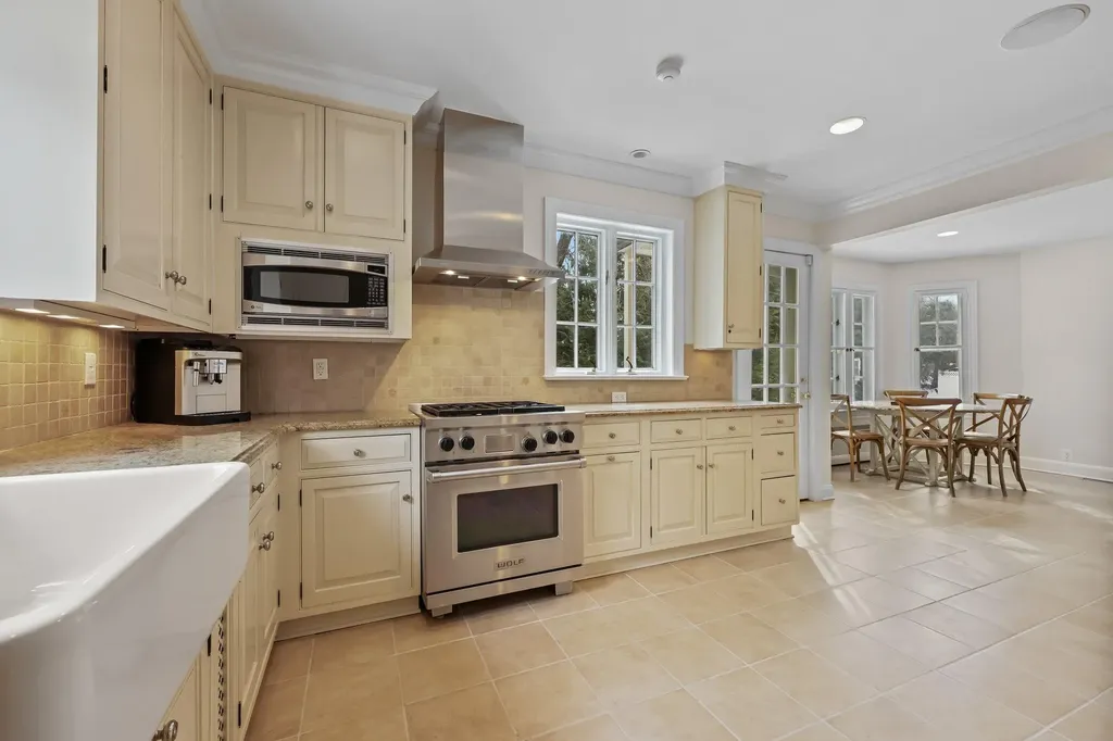 32 Grove Lane Bronxville NY 10708