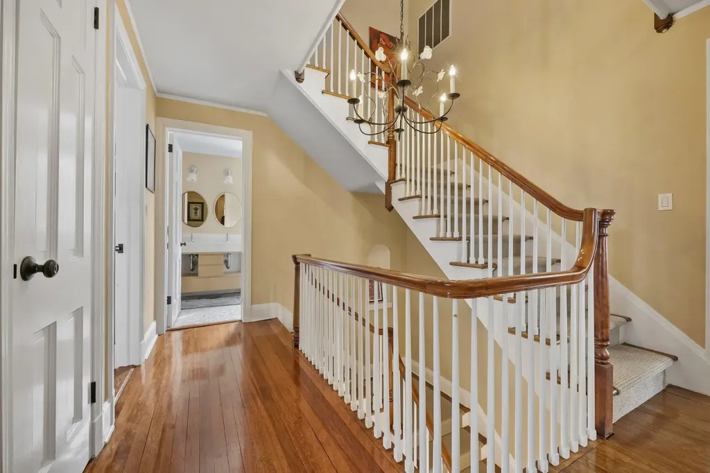 32 Grove Lane Bronxville NY 10708
