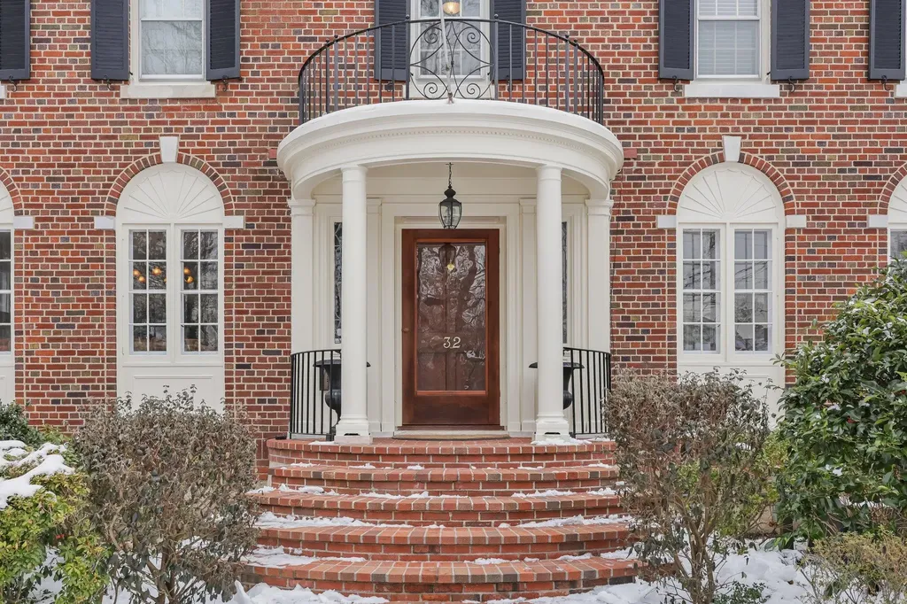 32 Grove Lane Bronxville NY 10708
