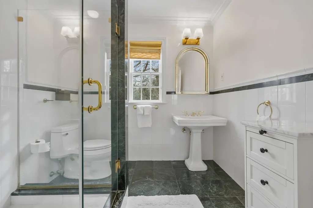 32 Grove Lane Bronxville NY 10708