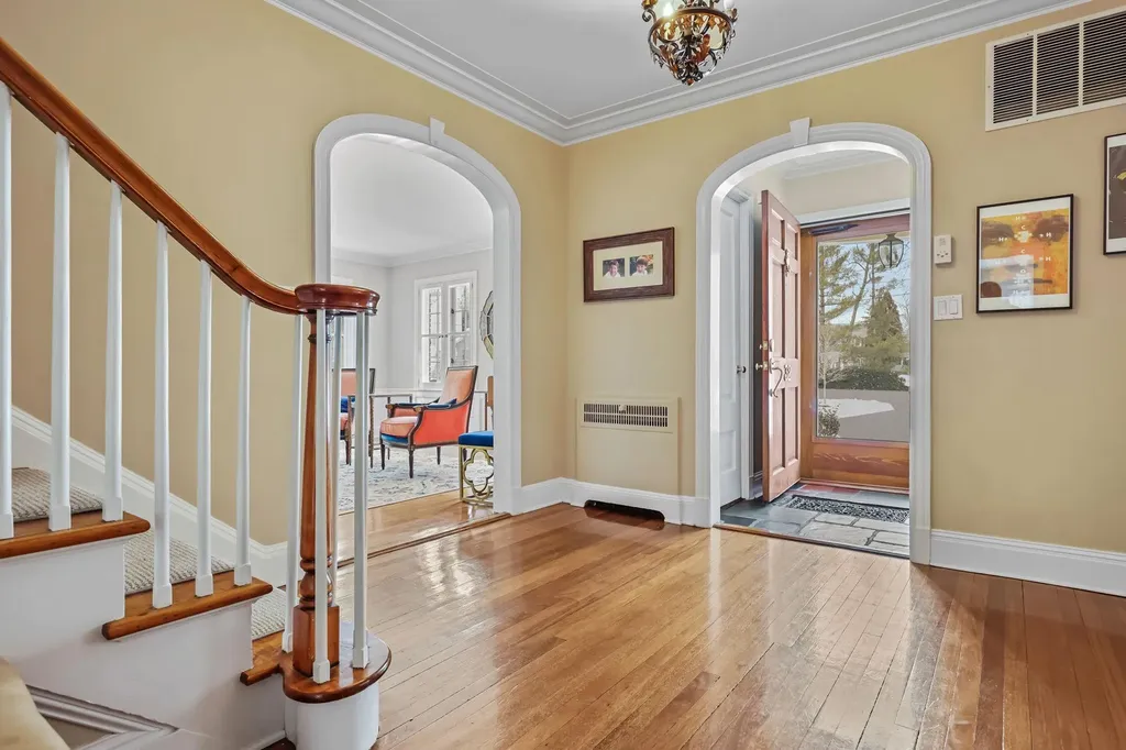 32 Grove Lane Bronxville NY 10708