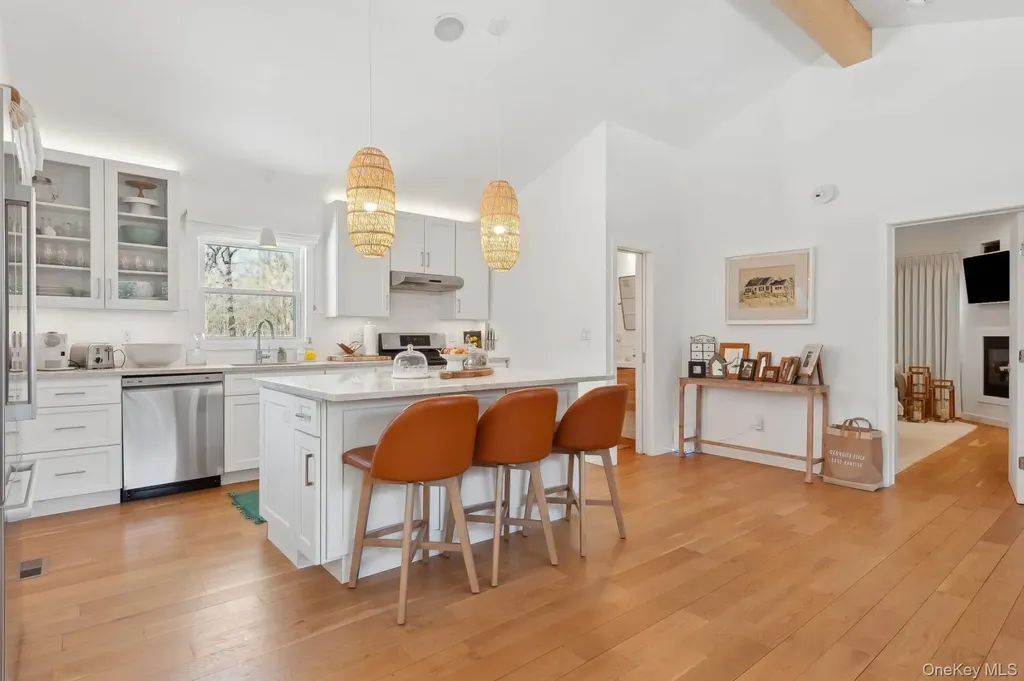 73 Charla Drive Southampton NY 11968