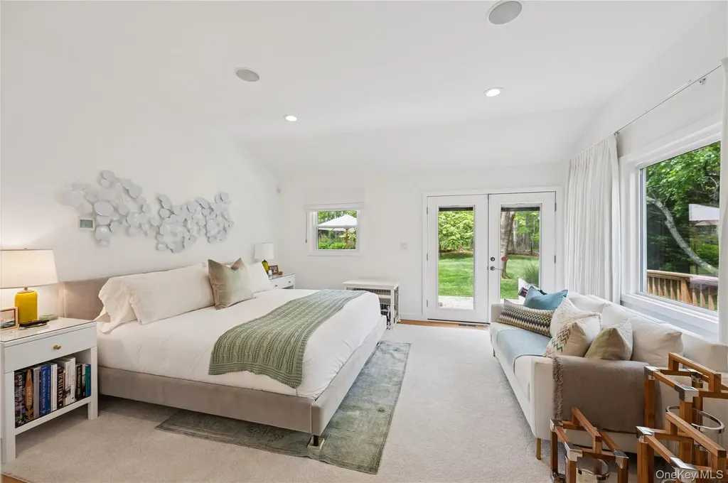 73 Charla Drive Southampton NY 11968
