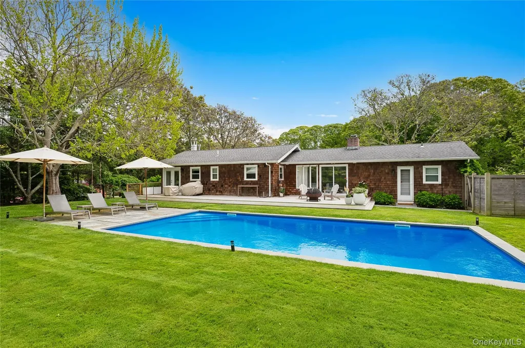 73 Charla Drive Southampton NY 11968