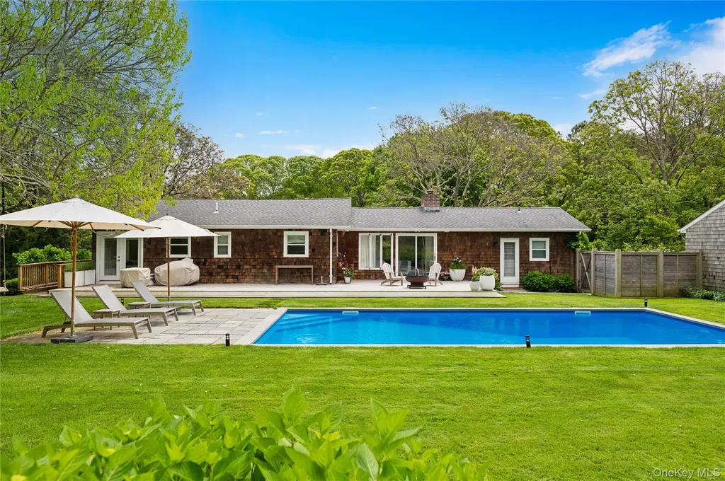 73 Charla Drive Southampton NY 11968