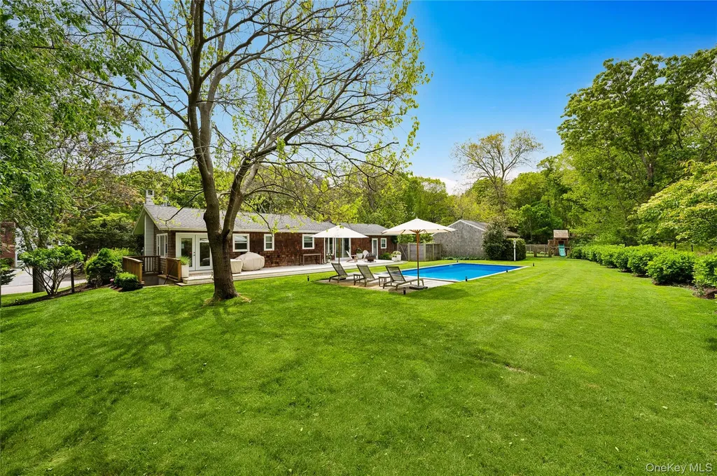 73 Charla Drive Southampton NY 11968