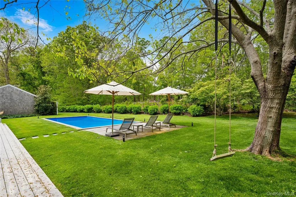 73 Charla Drive Southampton NY 11968