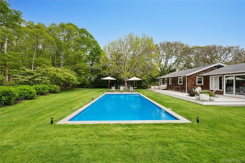 73 Charla Drive Southampton NY 11968