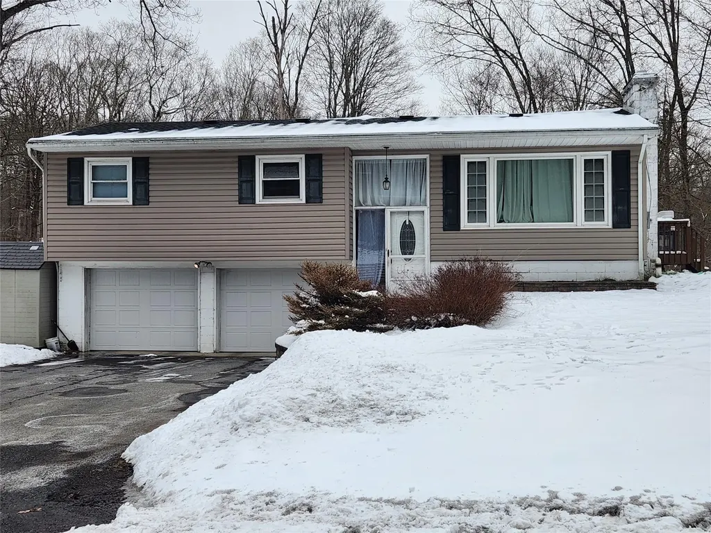 171 Roosevelt Road Hyde Park NY 12538