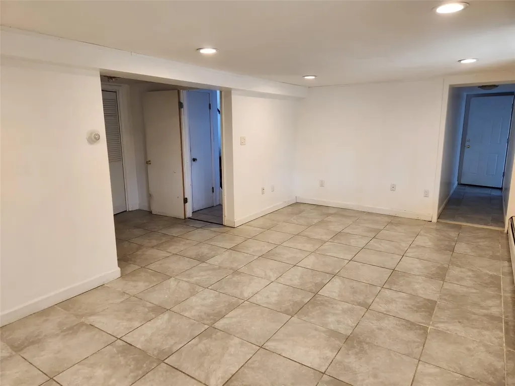 171 Roosevelt Road Hyde Park NY 12538
