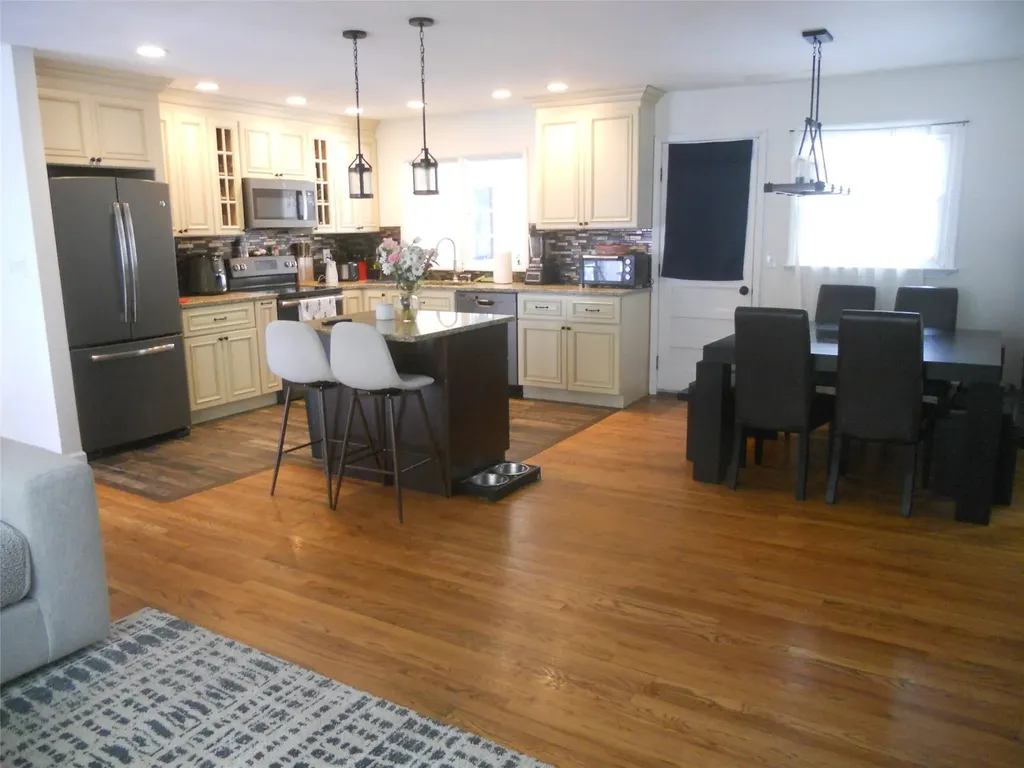 171 Roosevelt Road Hyde Park NY 12538