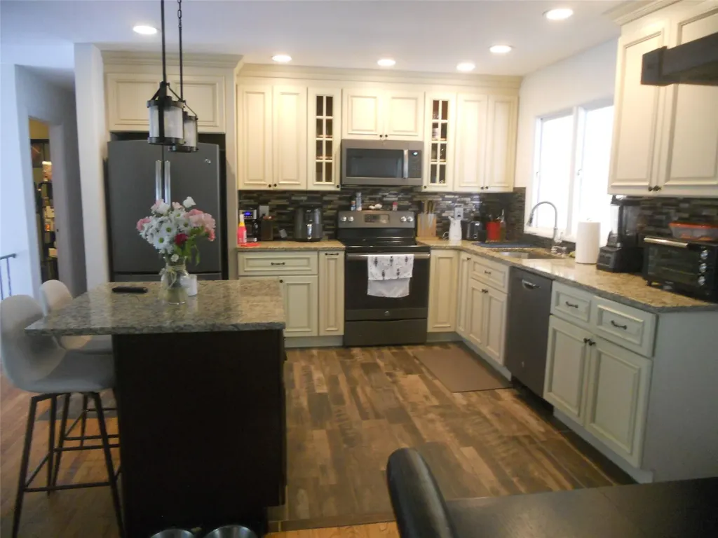 171 Roosevelt Road Hyde Park NY 12538