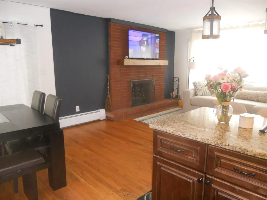 171 Roosevelt Road Hyde Park NY 12538