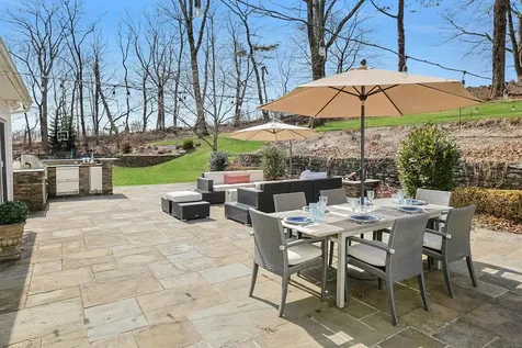 11 Carolyn Place Armonk NY 10504