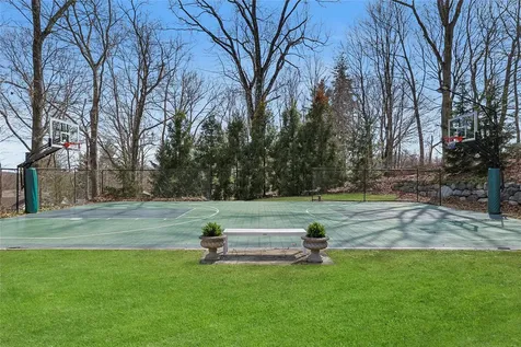 11 Carolyn Place Armonk NY 10504