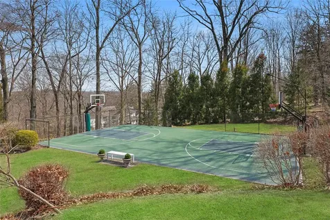 11 Carolyn Place Armonk NY 10504