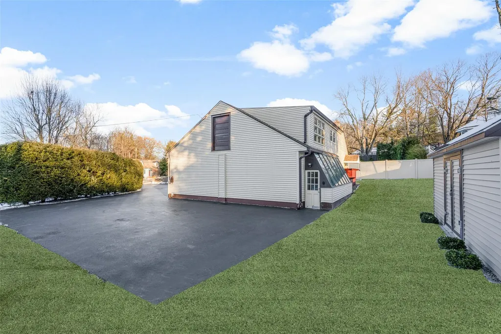 14 Wing Road Poughkeepsie NY 12603