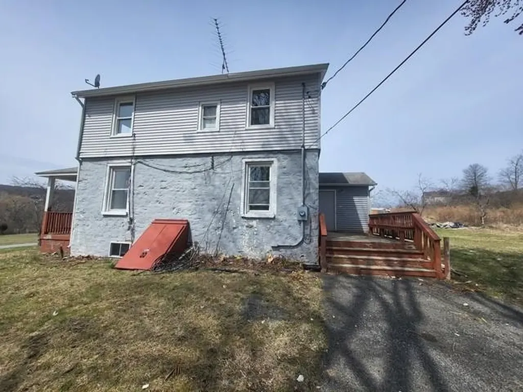12 Hampton Road Marlboro NY 12542