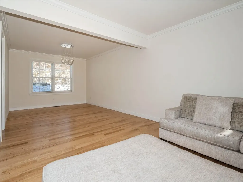 60 Kensington Lane Poughkeepsie NY 12603