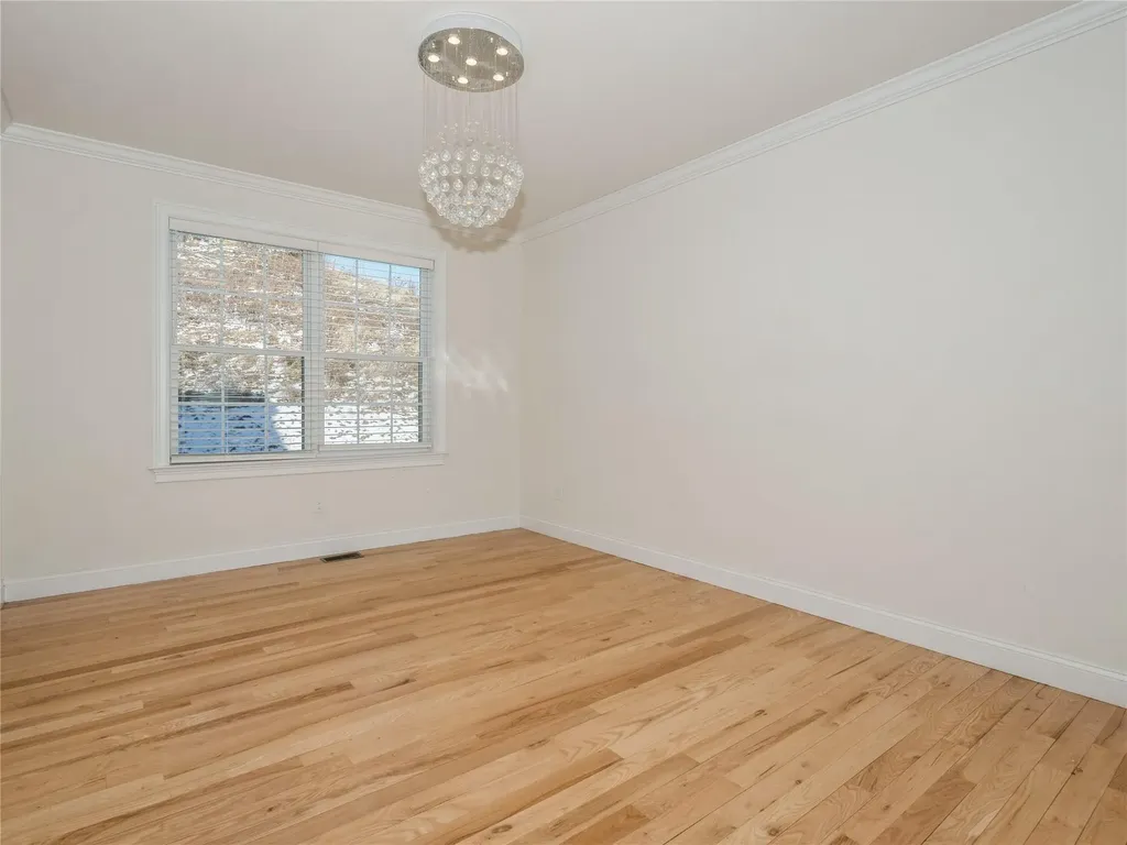 60 Kensington Lane Poughkeepsie NY 12603