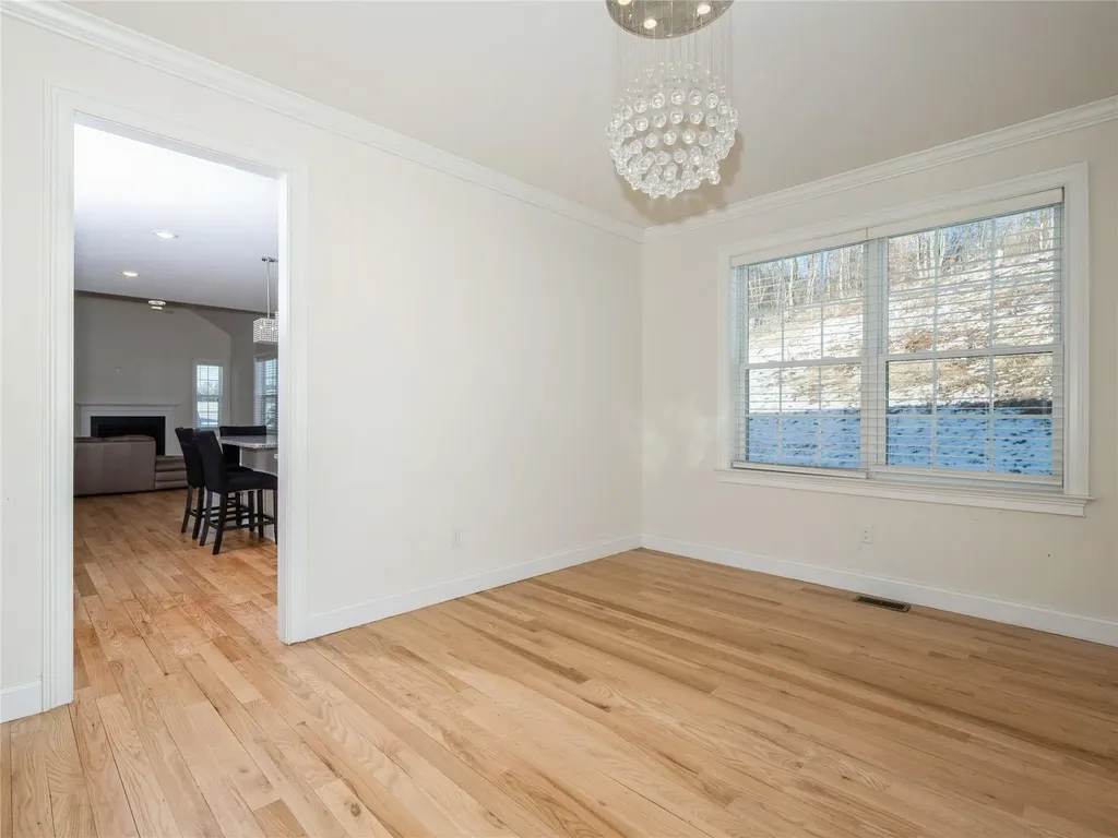60 Kensington Lane Poughkeepsie NY 12603