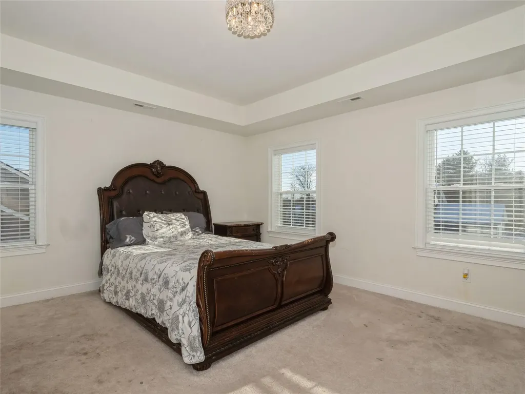 60 Kensington Lane Poughkeepsie NY 12603