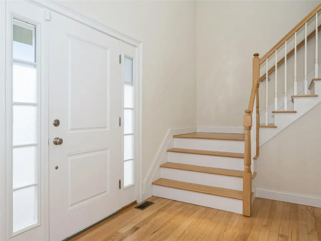 60 Kensington Lane Poughkeepsie NY 12603