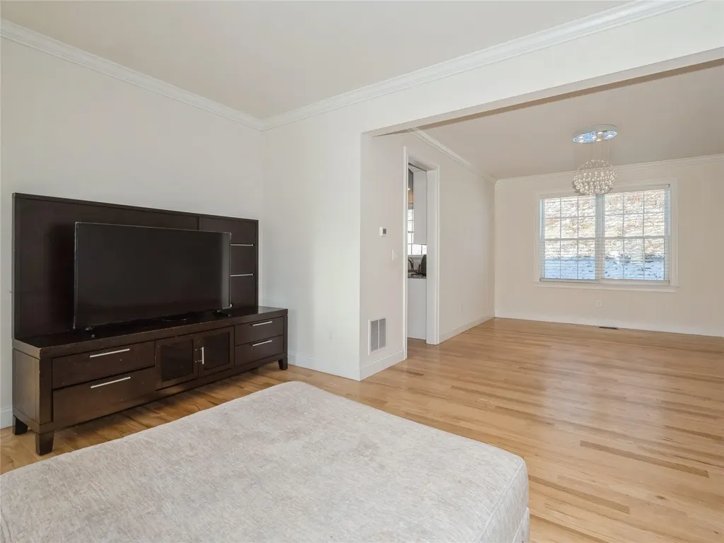 60 Kensington Lane Poughkeepsie NY 12603
