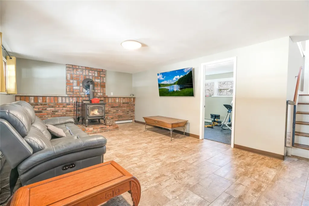 4 Valkill Drive Poughkeepsie NY 12601